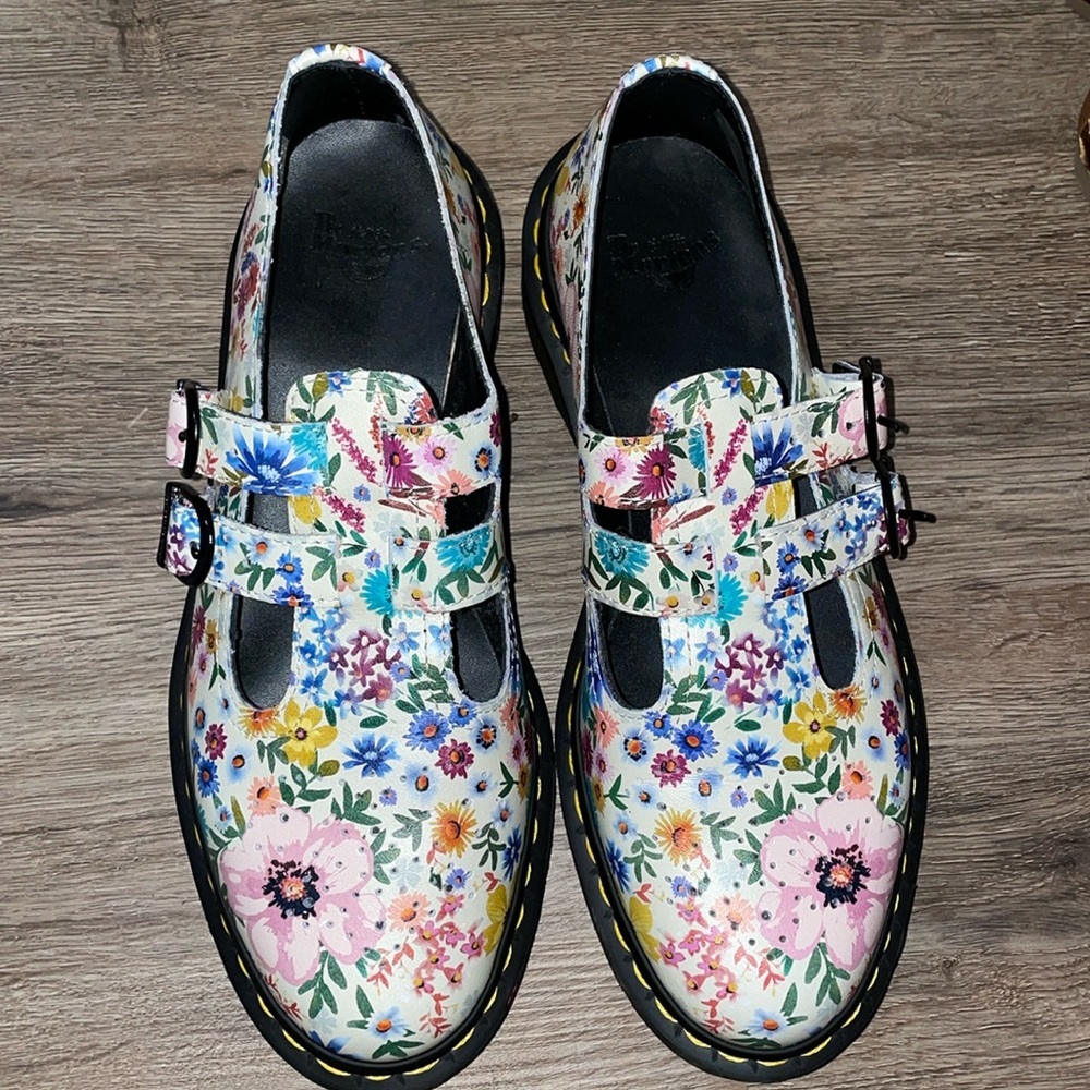 Dr. Martens Floral 8065 “Wanderlust” Floral Leather Mary Janes. US Size 9L